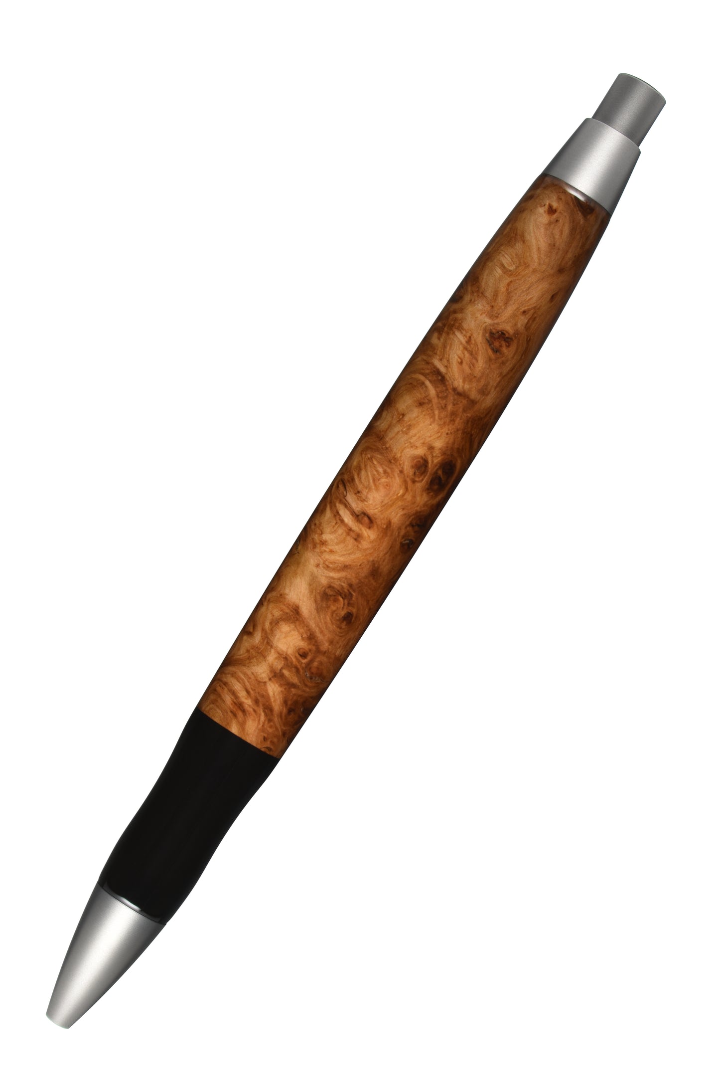 Ansicht von hinten: "EDELGRAF CLASSIC Kugelschreiber aus Eiche Maser, schräg dargestellt, Spitze unten links, Drücker oben rechts, auf weißem Hintergrund – Rückansicht, Seriennummer 01/0018