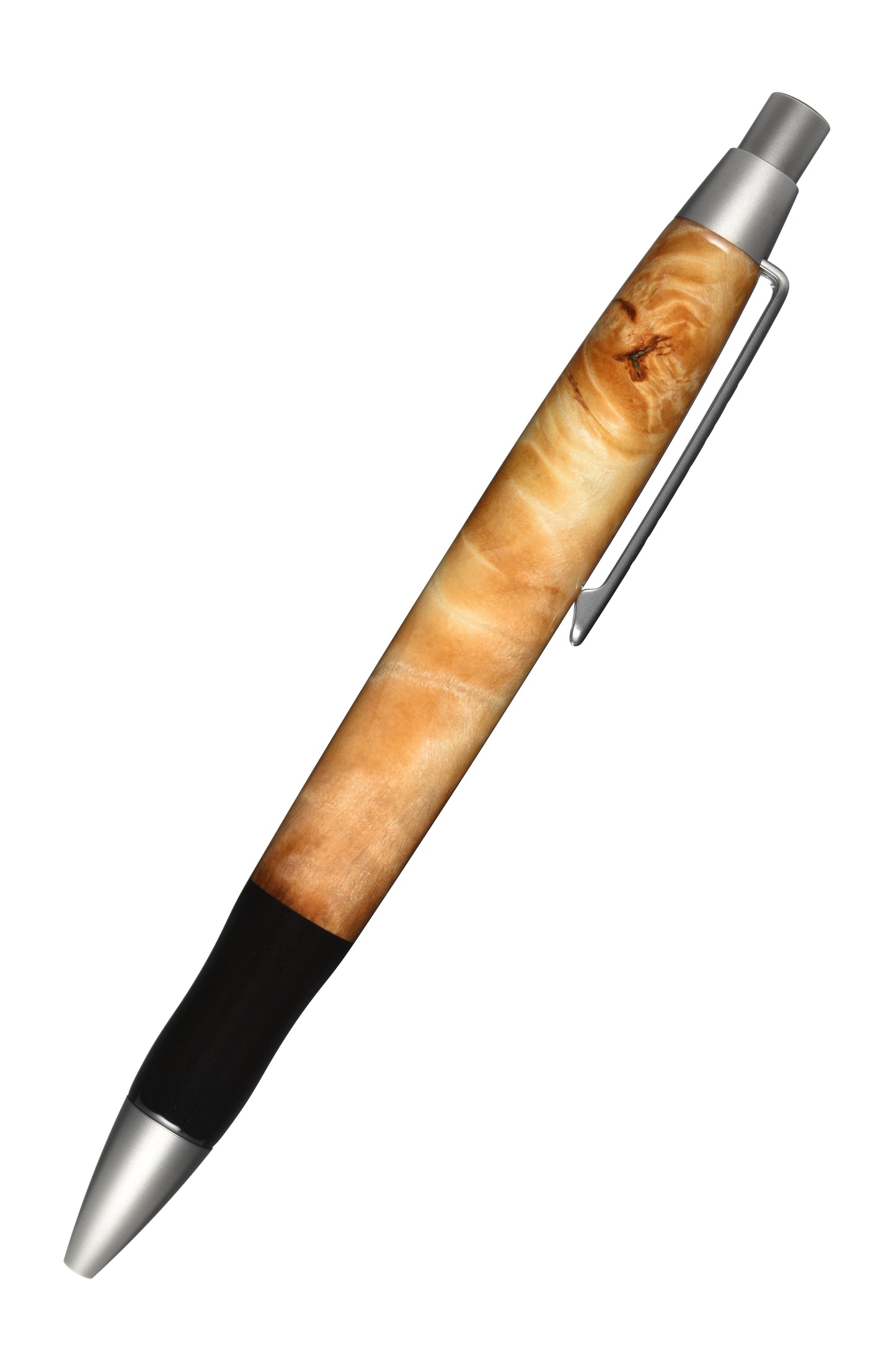 Ansicht von rechts: "EDELGRAF CLASSIC Kugelschreiber aus Pappel Maser, schräg dargestellt, Spitze unten links, Drücker oben rechts, auf weißem Hintergrund – rechte Seitenansicht, Seriennummer 01/0057