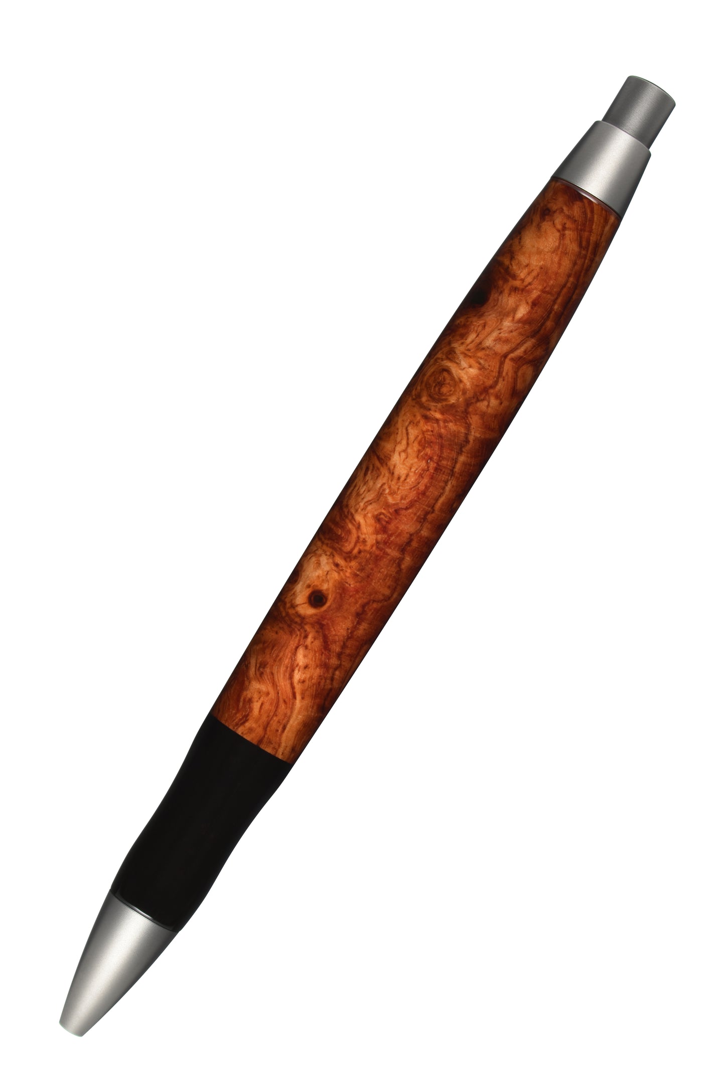 EDELGRAF CLASSIC Kugelschreiber aus Amboina Maser, schräg dargestellt, Spitze unten links, Drücker oben rechts, auf weißem Hintergrund – Rückansicht, Seriennummer 01/0099