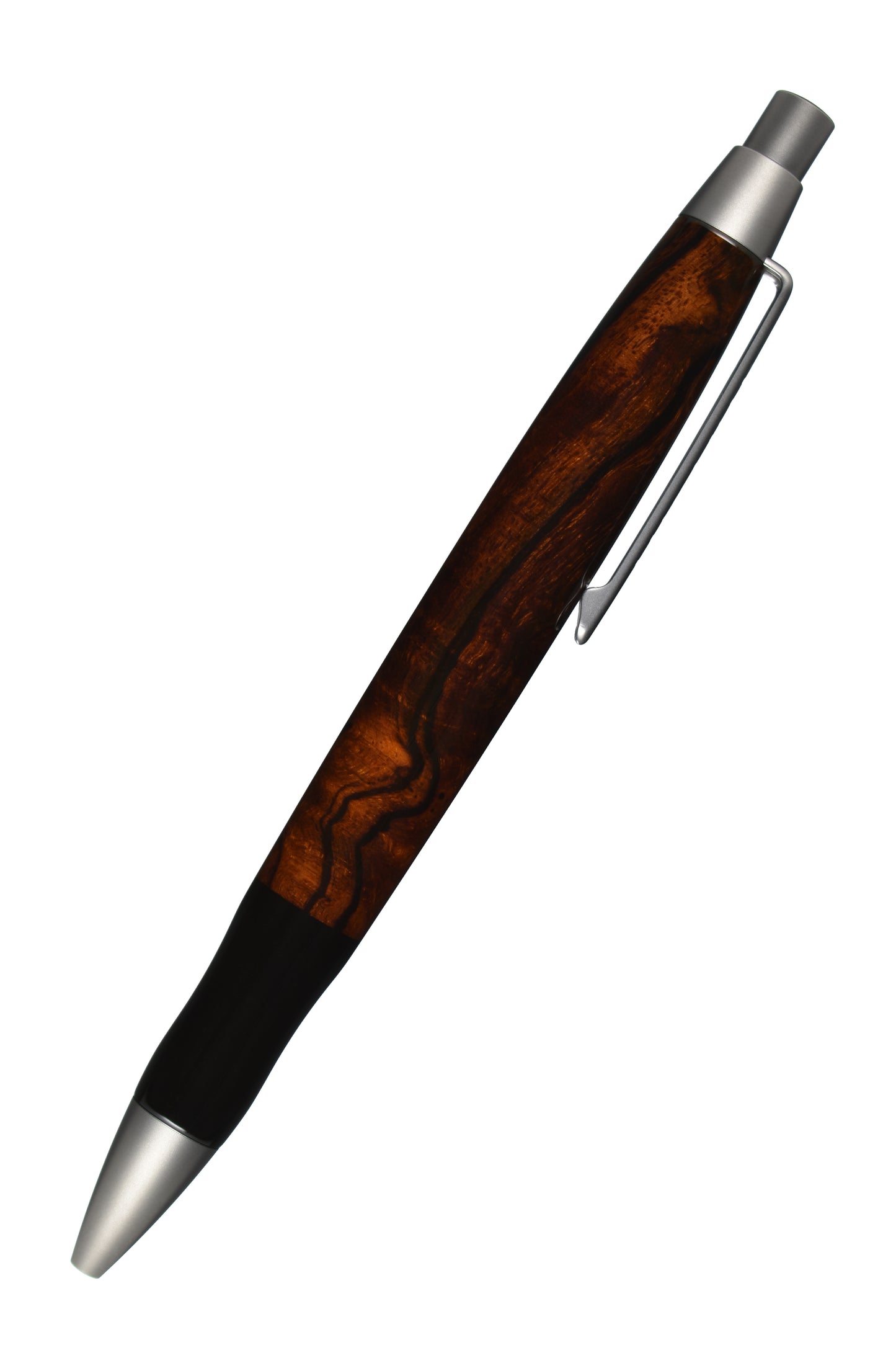 EDELGRAF CLASSIC Kugelschreiber aus Wüsteneisenholz, schräg dargestellt, Spitze unten links, Drücker oben rechts, auf weißem Hintergrund – rechte Seitenansicht, Seriennummer 01/0107