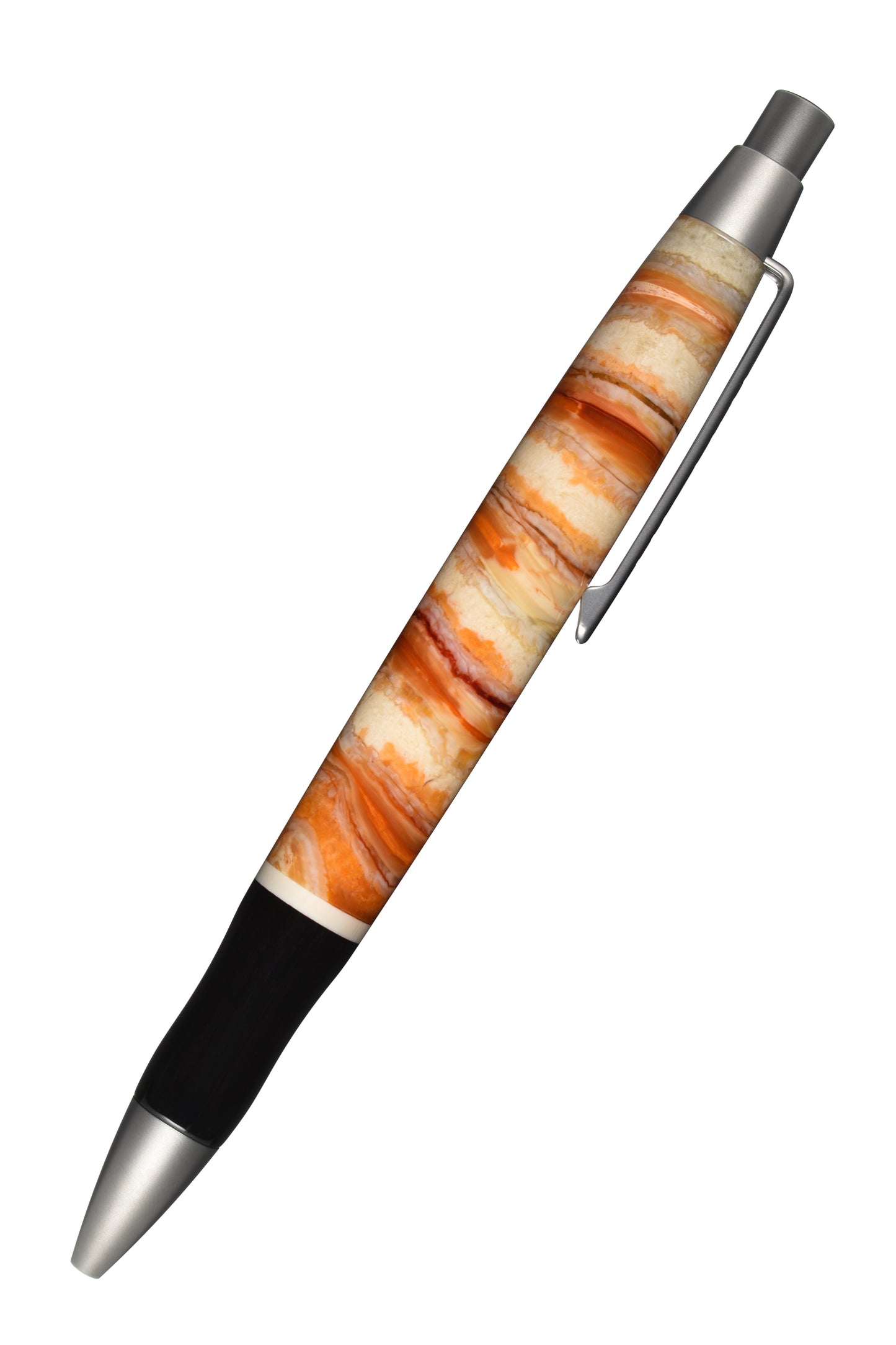 EDELGRAF ICEAGE Kugelschreiber in Beige Orange, schräg dargestellt, Spitze unten links, Drücker oben rechts, auf weißem Hintergrund – rechte Seitenansicht, Seriennummer 02/0022